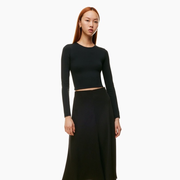 Babaton Contour Crew Neck Longsleeve - Picture 4 of 4